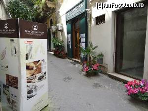 [P13] Mirosul se simte din strada - trebuie sa intrati » foto by BOGDAN DSN
 - 
<span class="allrVoted glyphicon glyphicon-heart hidden" id="av687520"></span>
<a class="m-l-10 hidden" id="sv687520" onclick="voting_Foto_DelVot(,687520,3509)" role="button">șterge vot <span class="glyphicon glyphicon-remove"></span></a>
<a id="v9687520" class=" c-red"  onclick="voting_Foto_SetVot(687520)" role="button"><span class="glyphicon glyphicon-heart-empty"></span> <b>LIKE</b> = Votează poza</a> <img class="hidden"  id="f687520W9" src="/imagini/loader.gif" border="0" /><span class="AjErrMes hidden" id="e687520ErM"></span>