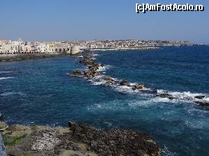 [P16] Siracusa - marea vazuta de pe zidurile orasului » foto by BOGDAN DSN
 - 
<span class="allrVoted glyphicon glyphicon-heart hidden" id="av687523"></span>
<a class="m-l-10 hidden" id="sv687523" onclick="voting_Foto_DelVot(,687523,3509)" role="button">șterge vot <span class="glyphicon glyphicon-remove"></span></a>
<a id="v9687523" class=" c-red"  onclick="voting_Foto_SetVot(687523)" role="button"><span class="glyphicon glyphicon-heart-empty"></span> <b>LIKE</b> = Votează poza</a> <img class="hidden"  id="f687523W9" src="/imagini/loader.gif" border="0" /><span class="AjErrMes hidden" id="e687523ErM"></span>