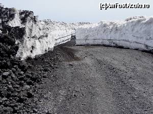 [P12] Acelasi drum sapat in zapada de vreo 2 m.  » foto by BOGDAN DSN
 - 
<span class="allrVoted glyphicon glyphicon-heart hidden" id="av688055"></span>
<a class="m-l-10 hidden" id="sv688055" onclick="voting_Foto_DelVot(,688055,3509)" role="button">șterge vot <span class="glyphicon glyphicon-remove"></span></a>
<a id="v9688055" class=" c-red"  onclick="voting_Foto_SetVot(688055)" role="button"><span class="glyphicon glyphicon-heart-empty"></span> <b>LIKE</b> = Votează poza</a> <img class="hidden"  id="f688055W9" src="/imagini/loader.gif" border="0" /><span class="AjErrMes hidden" id="e688055ErM"></span>