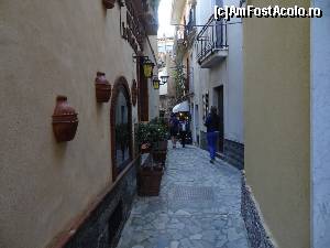 [P03] Una din stradutele inguste din Castelmola » foto by BOGDAN DSN
 - 
<span class="allrVoted glyphicon glyphicon-heart hidden" id="av688046"></span>
<a class="m-l-10 hidden" id="sv688046" onclick="voting_Foto_DelVot(,688046,3509)" role="button">șterge vot <span class="glyphicon glyphicon-remove"></span></a>
<a id="v9688046" class=" c-red"  onclick="voting_Foto_SetVot(688046)" role="button"><span class="glyphicon glyphicon-heart-empty"></span> <b>LIKE</b> = Votează poza</a> <img class="hidden"  id="f688046W9" src="/imagini/loader.gif" border="0" /><span class="AjErrMes hidden" id="e688046ErM"></span>