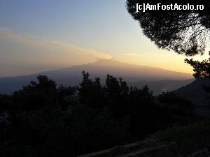 [P05] Din Castelmola se vede Etna - fumega putin in acea seara » foto by BOGDAN DSN
 - 
<span class="allrVoted glyphicon glyphicon-heart hidden" id="av688048"></span>
<a class="m-l-10 hidden" id="sv688048" onclick="voting_Foto_DelVot(,688048,3509)" role="button">șterge vot <span class="glyphicon glyphicon-remove"></span></a>
<a id="v9688048" class=" c-red"  onclick="voting_Foto_SetVot(688048)" role="button"><span class="glyphicon glyphicon-heart-empty"></span> <b>LIKE</b> = Votează poza</a> <img class="hidden"  id="f688048W9" src="/imagini/loader.gif" border="0" /><span class="AjErrMes hidden" id="e688048ErM"></span>