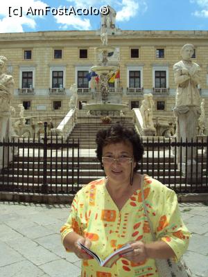 [P18] Palermo - în faţă la Palatul Regal (Palatul Normanzilor).  » foto by Carmen Ion
 - 
<span class="allrVoted glyphicon glyphicon-heart hidden" id="av712125"></span>
<a class="m-l-10 hidden" id="sv712125" onclick="voting_Foto_DelVot(,712125,3509)" role="button">șterge vot <span class="glyphicon glyphicon-remove"></span></a>
<a id="v9712125" class=" c-red"  onclick="voting_Foto_SetVot(712125)" role="button"><span class="glyphicon glyphicon-heart-empty"></span> <b>LIKE</b> = Votează poza</a> <img class="hidden"  id="f712125W9" src="/imagini/loader.gif" border="0" /><span class="AjErrMes hidden" id="e712125ErM"></span>