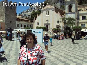 [P04] Taormina - Piazza IX Aprile, cu Porta di Mezzo şi biserica San Giuseppe.  » foto by Carmen Ion
 - 
<span class="allrVoted glyphicon glyphicon-heart hidden" id="av712088"></span>
<a class="m-l-10 hidden" id="sv712088" onclick="voting_Foto_DelVot(,712088,3509)" role="button">șterge vot <span class="glyphicon glyphicon-remove"></span></a>
<a id="v9712088" class=" c-red"  onclick="voting_Foto_SetVot(712088)" role="button"><span class="glyphicon glyphicon-heart-empty"></span> <b>LIKE</b> = Votează poza</a> <img class="hidden"  id="f712088W9" src="/imagini/loader.gif" border="0" /><span class="AjErrMes hidden" id="e712088ErM"></span>