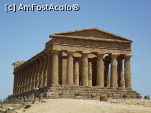 [P01] Templul Concordiei de la Agrigento » foto by irinad
 - 
<span class="allrVoted glyphicon glyphicon-heart hidden" id="av868110"></span>
<a class="m-l-10 hidden" id="sv868110" onclick="voting_Foto_DelVot(,868110,3509)" role="button">șterge vot <span class="glyphicon glyphicon-remove"></span></a>
<a id="v9868110" class=" c-red"  onclick="voting_Foto_SetVot(868110)" role="button"><span class="glyphicon glyphicon-heart-empty"></span> <b>LIKE</b> = Votează poza</a> <img class="hidden"  id="f868110W9" src="/imagini/loader.gif" border="0" /><span class="AjErrMes hidden" id="e868110ErM"></span>