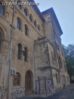 [P08] Școala de Arhitectură, București » foto by Mioritik
 - 
<span class="allrVoted glyphicon glyphicon-heart hidden" id="av1312641"></span>
<a class="m-l-10 hidden" id="sv1312641" onclick="voting_Foto_DelVot(,1312641,3511)" role="button">șterge vot <span class="glyphicon glyphicon-remove"></span></a>
<a id="v91312641" class=" c-red"  onclick="voting_Foto_SetVot(1312641)" role="button"><span class="glyphicon glyphicon-heart-empty"></span> <b>LIKE</b> = Votează poza</a> <img class="hidden"  id="f1312641W9" src="/imagini/loader.gif" border="0" /><span class="AjErrMes hidden" id="e1312641ErM"></span>