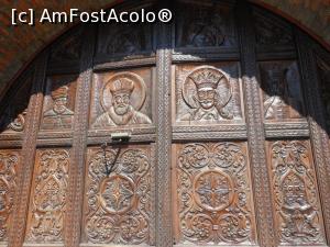 [P42] Mănăstirea Plumbuita - Poarta sculptată cu chipurile domnitorilor Matei Basarab, Constantin Br&acirc;ncoveanu, Ștefan cel Mare și Petru cel T&acirc;năr. » foto by iulianic
 - 
<span class="allrVoted glyphicon glyphicon-heart hidden" id="av1215856"></span>
<a class="m-l-10 hidden" id="sv1215856" onclick="voting_Foto_DelVot(,1215856,3511)" role="button">șterge vot <span class="glyphicon glyphicon-remove"></span></a>
<a id="v91215856" class=" c-red"  onclick="voting_Foto_SetVot(1215856)" role="button"><span class="glyphicon glyphicon-heart-empty"></span> <b>LIKE</b> = Votează poza</a> <img class="hidden"  id="f1215856W9" src="/imagini/loader.gif" border="0" /><span class="AjErrMes hidden" id="e1215856ErM"></span>