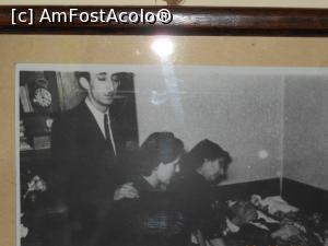 [P17] Casa Memorială "George Bacovia" - poetul mort, privegheat de familie. » foto by iulianic
 - 
<span class="allrVoted glyphicon glyphicon-heart hidden" id="av1216491"></span>
<a class="m-l-10 hidden" id="sv1216491" onclick="voting_Foto_DelVot(,1216491,3511)" role="button">șterge vot <span class="glyphicon glyphicon-remove"></span></a>
<a id="v91216491" class=" c-red"  onclick="voting_Foto_SetVot(1216491)" role="button"><span class="glyphicon glyphicon-heart-empty"></span> <b>LIKE</b> = Votează poza</a> <img class="hidden"  id="f1216491W9" src="/imagini/loader.gif" border="0" /><span class="AjErrMes hidden" id="e1216491ErM"></span>