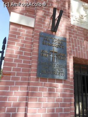 [P03] Cimitirul de onoare Pro Patria - București. La intrare, placa &icirc;n germană și rom&acirc;nă. » foto by iulianic
 - 
<span class="allrVoted glyphicon glyphicon-heart hidden" id="av1225708"></span>
<a class="m-l-10 hidden" id="sv1225708" onclick="voting_Foto_DelVot(,1225708,3511)" role="button">șterge vot <span class="glyphicon glyphicon-remove"></span></a>
<a id="v91225708" class=" c-red"  onclick="voting_Foto_SetVot(1225708)" role="button"><span class="glyphicon glyphicon-heart-empty"></span> <b>LIKE</b> = Votează poza</a> <img class="hidden"  id="f1225708W9" src="/imagini/loader.gif" border="0" /><span class="AjErrMes hidden" id="e1225708ErM"></span>