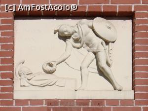 [P04] Cimitirul de onoare Pro Patria - București. Basorelief &icirc;n dreapta intrării. » foto by iulianic
 - 
<span class="allrVoted glyphicon glyphicon-heart hidden" id="av1225709"></span>
<a class="m-l-10 hidden" id="sv1225709" onclick="voting_Foto_DelVot(,1225709,3511)" role="button">șterge vot <span class="glyphicon glyphicon-remove"></span></a>
<a id="v91225709" class=" c-red"  onclick="voting_Foto_SetVot(1225709)" role="button"><span class="glyphicon glyphicon-heart-empty"></span> <b>LIKE</b> = Votează poza</a> <img class="hidden"  id="f1225709W9" src="/imagini/loader.gif" border="0" /><span class="AjErrMes hidden" id="e1225709ErM"></span>