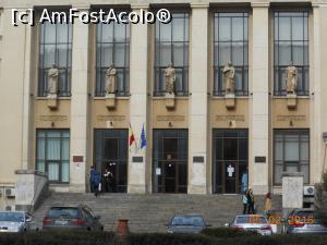 [P18] Universitatea mica - Decoruri ale intrării principale.  » foto by iulianic
 - 
<span class="allrVoted glyphicon glyphicon-heart hidden" id="av711712"></span>
<a class="m-l-10 hidden" id="sv711712" onclick="voting_Foto_DelVot(,711712,3511)" role="button">șterge vot <span class="glyphicon glyphicon-remove"></span></a>
<a id="v9711712" class=" c-red"  onclick="voting_Foto_SetVot(711712)" role="button"><span class="glyphicon glyphicon-heart-empty"></span> <b>LIKE</b> = Votează poza</a> <img class="hidden"  id="f711712W9" src="/imagini/loader.gif" border="0" /><span class="AjErrMes hidden" id="e711712ErM"></span>