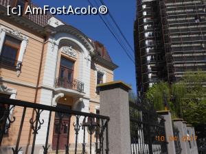 [P21] Pe urmele lui Mircea Eliade - Vechi și nou într-o alăturare nu prea fericită.  » foto by iulianic
 - 
<span class="allrVoted glyphicon glyphicon-heart hidden" id="av846253"></span>
<a class="m-l-10 hidden" id="sv846253" onclick="voting_Foto_DelVot(,846253,3511)" role="button">șterge vot <span class="glyphicon glyphicon-remove"></span></a>
<a id="v9846253" class=" c-red"  onclick="voting_Foto_SetVot(846253)" role="button"><span class="glyphicon glyphicon-heart-empty"></span> <b>LIKE</b> = Votează poza</a> <img class="hidden"  id="f846253W9" src="/imagini/loader.gif" border="0" /><span class="AjErrMes hidden" id="e846253ErM"></span>