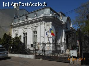 [P27] Pe urmele lui Mircea Eliade - Casă renovată.  » foto by iulianic
 - 
<span class="allrVoted glyphicon glyphicon-heart hidden" id="av846259"></span>
<a class="m-l-10 hidden" id="sv846259" onclick="voting_Foto_DelVot(,846259,3511)" role="button">șterge vot <span class="glyphicon glyphicon-remove"></span></a>
<a id="v9846259" class=" c-red"  onclick="voting_Foto_SetVot(846259)" role="button"><span class="glyphicon glyphicon-heart-empty"></span> <b>LIKE</b> = Votează poza</a> <img class="hidden"  id="f846259W9" src="/imagini/loader.gif" border="0" /><span class="AjErrMes hidden" id="e846259ErM"></span>