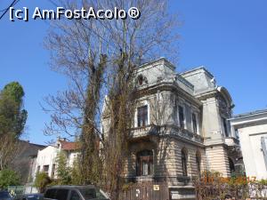 [P32] Pe urmele lui Mircea Eliade - Farmecul vechilor clădiri.  » foto by iulianic
 - 
<span class="allrVoted glyphicon glyphicon-heart hidden" id="av846264"></span>
<a class="m-l-10 hidden" id="sv846264" onclick="voting_Foto_DelVot(,846264,3511)" role="button">șterge vot <span class="glyphicon glyphicon-remove"></span></a>
<a id="v9846264" class=" c-red"  onclick="voting_Foto_SetVot(846264)" role="button"><span class="glyphicon glyphicon-heart-empty"></span> <b>LIKE</b> = Votează poza</a> <img class="hidden"  id="f846264W9" src="/imagini/loader.gif" border="0" /><span class="AjErrMes hidden" id="e846264ErM"></span>