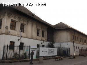 [P08] București - Hanul lui Manuc. Spre intrarea principală.  » foto by iulianic
 - 
<span class="allrVoted glyphicon glyphicon-heart hidden" id="av1110234"></span>
<a class="m-l-10 hidden" id="sv1110234" onclick="voting_Foto_DelVot(,1110234,3511)" role="button">șterge vot <span class="glyphicon glyphicon-remove"></span></a>
<a id="v91110234" class=" c-red"  onclick="voting_Foto_SetVot(1110234)" role="button"><span class="glyphicon glyphicon-heart-empty"></span> <b>LIKE</b> = Votează poza</a> <img class="hidden"  id="f1110234W9" src="/imagini/loader.gif" border="0" /><span class="AjErrMes hidden" id="e1110234ErM"></span>