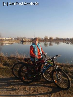 [P14] Eu cu bicla mea draguta... la apus (normal)...si cu insula pe fundal. » foto by vulpe mihaela
 - 
<span class="allrVoted glyphicon glyphicon-heart hidden" id="av965016"></span>
<a class="m-l-10 hidden" id="sv965016" onclick="voting_Foto_DelVot(,965016,3511)" role="button">șterge vot <span class="glyphicon glyphicon-remove"></span></a>
<a id="v9965016" class=" c-red"  onclick="voting_Foto_SetVot(965016)" role="button"><span class="glyphicon glyphicon-heart-empty"></span> <b>LIKE</b> = Votează poza</a> <img class="hidden"  id="f965016W9" src="/imagini/loader.gif" border="0" /><span class="AjErrMes hidden" id="e965016ErM"></span>