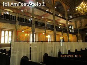 [P23] Perdele despartitoare in timpul rugaciunii.  » foto by elviramvio
 - 
<span class="allrVoted glyphicon glyphicon-heart hidden" id="av715229"></span>
<a class="m-l-10 hidden" id="sv715229" onclick="voting_Foto_DelVot(,715229,3511)" role="button">șterge vot <span class="glyphicon glyphicon-remove"></span></a>
<a id="v9715229" class=" c-red"  onclick="voting_Foto_SetVot(715229)" role="button"><span class="glyphicon glyphicon-heart-empty"></span> <b>LIKE</b> = Votează poza</a> <img class="hidden"  id="f715229W9" src="/imagini/loader.gif" border="0" /><span class="AjErrMes hidden" id="e715229ErM"></span>