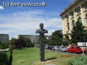 [P27] Bustul lui C. Coposu.  » foto by elviramvio
 - 
<span class="allrVoted glyphicon glyphicon-heart hidden" id="av771524"></span>
<a class="m-l-10 hidden" id="sv771524" onclick="voting_Foto_DelVot(,771524,3511)" role="button">șterge vot <span class="glyphicon glyphicon-remove"></span></a>
<a id="v9771524" class=" c-red"  onclick="voting_Foto_SetVot(771524)" role="button"><span class="glyphicon glyphicon-heart-empty"></span> <b>LIKE</b> = Votează poza</a> <img class="hidden"  id="f771524W9" src="/imagini/loader.gif" border="0" /><span class="AjErrMes hidden" id="e771524ErM"></span>