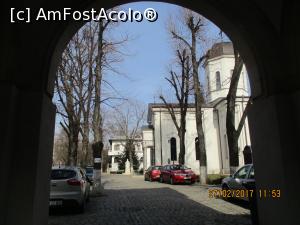 [P12] Biserica și curtea privite de sub clopotniță.  » foto by elviramvio
 - 
<span class="allrVoted glyphicon glyphicon-heart hidden" id="av837616"></span>
<a class="m-l-10 hidden" id="sv837616" onclick="voting_Foto_DelVot(,837616,3511)" role="button">șterge vot <span class="glyphicon glyphicon-remove"></span></a>
<a id="v9837616" class=" c-red"  onclick="voting_Foto_SetVot(837616)" role="button"><span class="glyphicon glyphicon-heart-empty"></span> <b>LIKE</b> = Votează poza</a> <img class="hidden"  id="f837616W9" src="/imagini/loader.gif" border="0" /><span class="AjErrMes hidden" id="e837616ErM"></span>