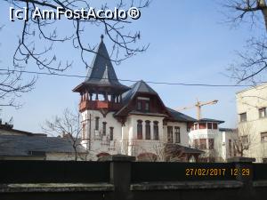 [P18] Vila Vasile Gănescu, fost restaurant Chateaubriand, azi centrul de plasament SF. Iosif » foto by elviramvio
 - 
<span class="allrVoted glyphicon glyphicon-heart hidden" id="av837963"></span>
<a class="m-l-10 hidden" id="sv837963" onclick="voting_Foto_DelVot(,837963,3511)" role="button">șterge vot <span class="glyphicon glyphicon-remove"></span></a>
<a id="v9837963" class=" c-red"  onclick="voting_Foto_SetVot(837963)" role="button"><span class="glyphicon glyphicon-heart-empty"></span> <b>LIKE</b> = Votează poza</a> <img class="hidden"  id="f837963W9" src="/imagini/loader.gif" border="0" /><span class="AjErrMes hidden" id="e837963ErM"></span>