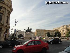 [P10] Statuia ecvestra a regelui Carol I al Romaniei. Se gaseste in Piata Revolutiei si are in fata Palatul Regal, ce gazduieste acum Muzeul National de Arta al Romaniei » foto by zuftim
 - 
<span class="allrVoted glyphicon glyphicon-heart hidden" id="av546051"></span>
<a class="m-l-10 hidden" id="sv546051" onclick="voting_Foto_DelVot(,546051,3511)" role="button">șterge vot <span class="glyphicon glyphicon-remove"></span></a>
<a id="v9546051" class=" c-red"  onclick="voting_Foto_SetVot(546051)" role="button"><span class="glyphicon glyphicon-heart-empty"></span> <b>LIKE</b> = Votează poza</a> <img class="hidden"  id="f546051W9" src="/imagini/loader.gif" border="0" /><span class="AjErrMes hidden" id="e546051ErM"></span>