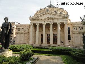 [P09] Statuia lui Mihai Eminescu, in fata Ateneului Roman » foto by zuftim
 - 
<span class="allrVoted glyphicon glyphicon-heart hidden" id="av546049"></span>
<a class="m-l-10 hidden" id="sv546049" onclick="voting_Foto_DelVot(,546049,3511)" role="button">șterge vot <span class="glyphicon glyphicon-remove"></span></a>
<a id="v9546049" class=" c-red"  onclick="voting_Foto_SetVot(546049)" role="button"><span class="glyphicon glyphicon-heart-empty"></span> <b>LIKE</b> = Votează poza</a> <img class="hidden"  id="f546049W9" src="/imagini/loader.gif" border="0" /><span class="AjErrMes hidden" id="e546049ErM"></span>