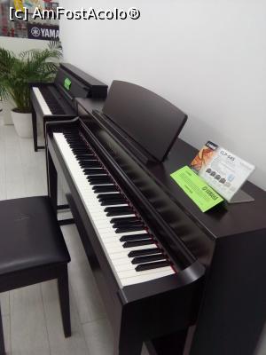 [P34] Magazinul Muzica - Calea Victoriei, numărul 41 – 43, București,  » foto by danaeldreny*
 - 
<span class="allrVoted glyphicon glyphicon-heart hidden" id="av858295"></span>
<a class="m-l-10 hidden" id="sv858295" onclick="voting_Foto_DelVot(,858295,3511)" role="button">șterge vot <span class="glyphicon glyphicon-remove"></span></a>
<a id="v9858295" class=" c-red"  onclick="voting_Foto_SetVot(858295)" role="button"><span class="glyphicon glyphicon-heart-empty"></span> <b>LIKE</b> = Votează poza</a> <img class="hidden"  id="f858295W9" src="/imagini/loader.gif" border="0" /><span class="AjErrMes hidden" id="e858295ErM"></span>