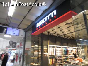 [P06] Magazinul Bucur Obor » foto by Michi
 - 
<span class="allrVoted glyphicon glyphicon-heart hidden" id="av1307090"></span>
<a class="m-l-10 hidden" id="sv1307090" onclick="voting_Foto_DelVot(,1307090,3511)" role="button">șterge vot <span class="glyphicon glyphicon-remove"></span></a>
<a id="v91307090" class=" c-red"  onclick="voting_Foto_SetVot(1307090)" role="button"><span class="glyphicon glyphicon-heart-empty"></span> <b>LIKE</b> = Votează poza</a> <img class="hidden"  id="f1307090W9" src="/imagini/loader.gif" border="0" /><span class="AjErrMes hidden" id="e1307090ErM"></span>