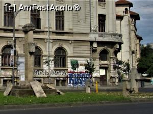 [P06] Cele patru cruci  de piatră din faţa Universităţii » foto by Michi
 - 
<span class="allrVoted glyphicon glyphicon-heart hidden" id="av1310271"></span>
<a class="m-l-10 hidden" id="sv1310271" onclick="voting_Foto_DelVot(,1310271,3511)" role="button">șterge vot <span class="glyphicon glyphicon-remove"></span></a>
<a id="v91310271" class=" c-red"  onclick="voting_Foto_SetVot(1310271)" role="button"><span class="glyphicon glyphicon-heart-empty"></span> <b>LIKE</b> = Votează poza</a> <img class="hidden"  id="f1310271W9" src="/imagini/loader.gif" border="0" /><span class="AjErrMes hidden" id="e1310271ErM"></span>