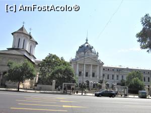 [P20] Biserica şi spitalul Colţea » foto by Michi
 - 
<span class="allrVoted glyphicon glyphicon-heart hidden" id="av1311659"></span>
<a class="m-l-10 hidden" id="sv1311659" onclick="voting_Foto_DelVot(,1311659,3511)" role="button">șterge vot <span class="glyphicon glyphicon-remove"></span></a>
<a id="v91311659" class=" c-red"  onclick="voting_Foto_SetVot(1311659)" role="button"><span class="glyphicon glyphicon-heart-empty"></span> <b>LIKE</b> = Votează poza</a> <img class="hidden"  id="f1311659W9" src="/imagini/loader.gif" border="0" /><span class="AjErrMes hidden" id="e1311659ErM"></span>