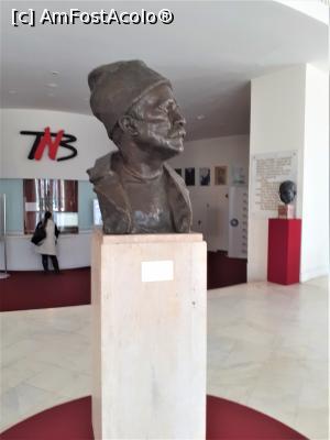 [P13] Bustul lui Ion Luca Caragiale » foto by Michi
 - 
<span class="allrVoted glyphicon glyphicon-heart hidden" id="av1356859"></span>
<a class="m-l-10 hidden" id="sv1356859" onclick="voting_Foto_DelVot(,1356859,3511)" role="button">șterge vot <span class="glyphicon glyphicon-remove"></span></a>
<a id="v91356859" class=" c-red"  onclick="voting_Foto_SetVot(1356859)" role="button"><span class="glyphicon glyphicon-heart-empty"></span> <b>LIKE</b> = Votează poza</a> <img class="hidden"  id="f1356859W9" src="/imagini/loader.gif" border="0" /><span class="AjErrMes hidden" id="e1356859ErM"></span>