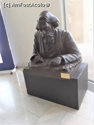 [P24] Bust Rabindranath Tagore » foto by Michi
 - 
<span class="allrVoted glyphicon glyphicon-heart hidden" id="av1356870"></span>
<a class="m-l-10 hidden" id="sv1356870" onclick="voting_Foto_DelVot(,1356870,3511)" role="button">șterge vot <span class="glyphicon glyphicon-remove"></span></a>
<a id="v91356870" class=" c-red"  onclick="voting_Foto_SetVot(1356870)" role="button"><span class="glyphicon glyphicon-heart-empty"></span> <b>LIKE</b> = Votează poza</a> <img class="hidden"  id="f1356870W9" src="/imagini/loader.gif" border="0" /><span class="AjErrMes hidden" id="e1356870ErM"></span>