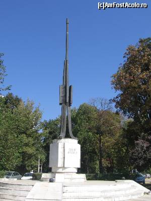 [P01] Monumentul artileriştilor » foto by Michi
 - 
<span class="allrVoted glyphicon glyphicon-heart hidden" id="av559693"></span>
<a class="m-l-10 hidden" id="sv559693" onclick="voting_Foto_DelVot(,559693,3511)" role="button">șterge vot <span class="glyphicon glyphicon-remove"></span></a>
<a id="v9559693" class=" c-red"  onclick="voting_Foto_SetVot(559693)" role="button"><span class="glyphicon glyphicon-heart-empty"></span> <b>LIKE</b> = Votează poza</a> <img class="hidden"  id="f559693W9" src="/imagini/loader.gif" border="0" /><span class="AjErrMes hidden" id="e559693ErM"></span>