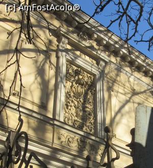 [P38] Fereastră zidită la o casă pe Negustori » foto by Michi
 - 
<span class="allrVoted glyphicon glyphicon-heart hidden" id="av938297"></span>
<a class="m-l-10 hidden" id="sv938297" onclick="voting_Foto_DelVot(,938297,3511)" role="button">șterge vot <span class="glyphicon glyphicon-remove"></span></a>
<a id="v9938297" class=" c-red"  onclick="voting_Foto_SetVot(938297)" role="button"><span class="glyphicon glyphicon-heart-empty"></span> <b>LIKE</b> = Votează poza</a> <img class="hidden"  id="f938297W9" src="/imagini/loader.gif" border="0" /><span class="AjErrMes hidden" id="e938297ErM"></span>