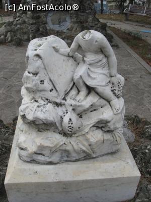 [P20] Monument funerar (2010). » foto by tata123 🔱
 - 
<span class="allrVoted glyphicon glyphicon-heart hidden" id="av1200763"></span>
<a class="m-l-10 hidden" id="sv1200763" onclick="voting_Foto_DelVot(,1200763,3511)" role="button">șterge vot <span class="glyphicon glyphicon-remove"></span></a>
<a id="v91200763" class=" c-red"  onclick="voting_Foto_SetVot(1200763)" role="button"><span class="glyphicon glyphicon-heart-empty"></span> <b>LIKE</b> = Votează poza</a> <img class="hidden"  id="f1200763W9" src="/imagini/loader.gif" border="0" /><span class="AjErrMes hidden" id="e1200763ErM"></span>