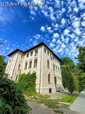 [P20] Laboratorul de chimie - clădire din anii '20. » foto by tata123 🔱
 - 
<span class="allrVoted glyphicon glyphicon-heart hidden" id="av1331484"></span>
<a class="m-l-10 hidden" id="sv1331484" onclick="voting_Foto_DelVot(,1331484,3511)" role="button">șterge vot <span class="glyphicon glyphicon-remove"></span></a>
<a id="v91331484" class=" c-red"  onclick="voting_Foto_SetVot(1331484)" role="button"><span class="glyphicon glyphicon-heart-empty"></span> <b>LIKE</b> = Votează poza</a> <img class="hidden"  id="f1331484W9" src="/imagini/loader.gif" border="0" /><span class="AjErrMes hidden" id="e1331484ErM"></span>