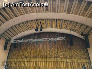 [P17] Scena sălii. » foto by tata123 🔱
 - 
<span class="allrVoted glyphicon glyphicon-heart hidden" id="av1363275"></span>
<a class="m-l-10 hidden" id="sv1363275" onclick="voting_Foto_DelVot(,1363275,3511)" role="button">șterge vot <span class="glyphicon glyphicon-remove"></span></a>
<a id="v91363275" class=" c-red"  onclick="voting_Foto_SetVot(1363275)" role="button"><span class="glyphicon glyphicon-heart-empty"></span> <b>LIKE</b> = Votează poza</a> <img class="hidden"  id="f1363275W9" src="/imagini/loader.gif" border="0" /><span class="AjErrMes hidden" id="e1363275ErM"></span>