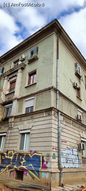 [P27] Urme de gloanțe pe clădiri din Drumul Taberei (II). » foto by tata123 🔱
 - 
<span class="allrVoted glyphicon glyphicon-heart hidden" id="av1406436"></span>
<a class="m-l-10 hidden" id="sv1406436" onclick="voting_Foto_DelVot(,1406436,3511)" role="button">șterge vot <span class="glyphicon glyphicon-remove"></span></a>
<a id="v91406436" class=" c-red"  onclick="voting_Foto_SetVot(1406436)" role="button"><span class="glyphicon glyphicon-heart-empty"></span> <b>LIKE</b> = Votează poza</a> <img class="hidden"  id="f1406436W9" src="/imagini/loader.gif" border="0" /><span class="AjErrMes hidden" id="e1406436ErM"></span>