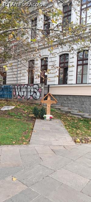 [P07] Crucea de lemn din Parcul Colței. » foto by tata123 🔱
 - 
<span class="allrVoted glyphicon glyphicon-heart hidden" id="av1406416"></span>
<a class="m-l-10 hidden" id="sv1406416" onclick="voting_Foto_DelVot(,1406416,3511)" role="button">șterge vot <span class="glyphicon glyphicon-remove"></span></a>
<a id="v91406416" class=" c-red"  onclick="voting_Foto_SetVot(1406416)" role="button"><span class="glyphicon glyphicon-heart-empty"></span> <b>LIKE</b> = Votează poza</a> <img class="hidden"  id="f1406416W9" src="/imagini/loader.gif" border="0" /><span class="AjErrMes hidden" id="e1406416ErM"></span>