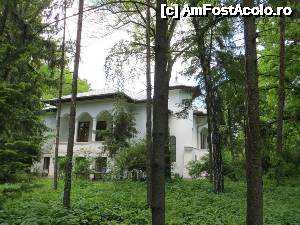 [P12] Clădire în interiorul grădinii.  » foto by tata123 🔱
 - 
<span class="allrVoted glyphicon glyphicon-heart hidden" id="av635805"></span>
<a class="m-l-10 hidden" id="sv635805" onclick="voting_Foto_DelVot(,635805,3511)" role="button">șterge vot <span class="glyphicon glyphicon-remove"></span></a>
<a id="v9635805" class=" c-red"  onclick="voting_Foto_SetVot(635805)" role="button"><span class="glyphicon glyphicon-heart-empty"></span> <b>LIKE</b> = Votează poza</a> <img class="hidden"  id="f635805W9" src="/imagini/loader.gif" border="0" /><span class="AjErrMes hidden" id="e635805ErM"></span>