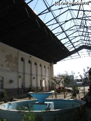 [P03] Interior peroane și fântâna arteziană plasată cam aiurea - Gara Filaret » foto by tata123 🔱
 - 
<span class="allrVoted glyphicon glyphicon-heart hidden" id="av516977"></span>
<a class="m-l-10 hidden" id="sv516977" onclick="voting_Foto_DelVot(,516977,3511)" role="button">șterge vot <span class="glyphicon glyphicon-remove"></span></a>
<a id="v9516977" class=" c-red"  onclick="voting_Foto_SetVot(516977)" role="button"><span class="glyphicon glyphicon-heart-empty"></span> <b>LIKE</b> = Votează poza</a> <img class="hidden"  id="f516977W9" src="/imagini/loader.gif" border="0" /><span class="AjErrMes hidden" id="e516977ErM"></span>