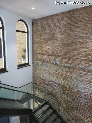 [P07] Pereți de cărămidă și scară acces din sticlă » foto by tata123 🔱
 - 
<span class="allrVoted glyphicon glyphicon-heart hidden" id="av558939"></span>
<a class="m-l-10 hidden" id="sv558939" onclick="voting_Foto_DelVot(,558939,3511)" role="button">șterge vot <span class="glyphicon glyphicon-remove"></span></a>
<a id="v9558939" class=" c-red"  onclick="voting_Foto_SetVot(558939)" role="button"><span class="glyphicon glyphicon-heart-empty"></span> <b>LIKE</b> = Votează poza</a> <img class="hidden"  id="f558939W9" src="/imagini/loader.gif" border="0" /><span class="AjErrMes hidden" id="e558939ErM"></span>