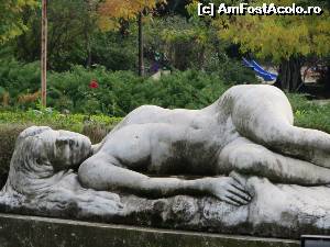 [P15] Frumoasa adormită/Nimfa adormită – autor Filip Marin - Parcul Herăstrău.  » foto by tata123 🔱
 - 
<span class="allrVoted glyphicon glyphicon-heart hidden" id="av683946"></span>
<a class="m-l-10 hidden" id="sv683946" onclick="voting_Foto_DelVot(,683946,3511)" role="button">șterge vot <span class="glyphicon glyphicon-remove"></span></a>
<a id="v9683946" class=" c-red"  onclick="voting_Foto_SetVot(683946)" role="button"><span class="glyphicon glyphicon-heart-empty"></span> <b>LIKE</b> = Votează poza</a> <img class="hidden"  id="f683946W9" src="/imagini/loader.gif" border="0" /><span class="AjErrMes hidden" id="e683946ErM"></span>