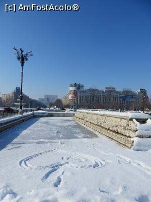 [P04] Fântânile arteziene din Piața Unirii; în fundal Palatul Parlamentului. » foto by tata123 🔱
 - 
<span class="allrVoted glyphicon glyphicon-heart hidden" id="av718913"></span>
<a class="m-l-10 hidden" id="sv718913" onclick="voting_Foto_DelVot(,718913,3511)" role="button">șterge vot <span class="glyphicon glyphicon-remove"></span></a>
<a id="v9718913" class=" c-red"  onclick="voting_Foto_SetVot(718913)" role="button"><span class="glyphicon glyphicon-heart-empty"></span> <b>LIKE</b> = Votează poza</a> <img class="hidden"  id="f718913W9" src="/imagini/loader.gif" border="0" /><span class="AjErrMes hidden" id="e718913ErM"></span>