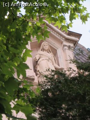 [P06] Statuia Fecioarei Maria amplasată într-o nișă din corpul central.  » foto by tata123 🔱
 - 
<span class="allrVoted glyphicon glyphicon-heart hidden" id="av1075257"></span>
<a class="m-l-10 hidden" id="sv1075257" onclick="voting_Foto_DelVot(,1075257,3511)" role="button">șterge vot <span class="glyphicon glyphicon-remove"></span></a>
<a id="v91075257" class=" c-red"  onclick="voting_Foto_SetVot(1075257)" role="button"><span class="glyphicon glyphicon-heart-empty"></span> <b>LIKE</b> = Votează poza</a> <img class="hidden"  id="f1075257W9" src="/imagini/loader.gif" border="0" /><span class="AjErrMes hidden" id="e1075257ErM"></span>