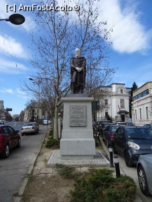 [P01] Statuia nobilului dac – posibil Regele Decebal - București.  » foto by tata123 🔱
 - 
<span class="allrVoted glyphicon glyphicon-heart hidden" id="av1152368"></span>
<a class="m-l-10 hidden" id="sv1152368" onclick="voting_Foto_DelVot(,1152368,3511)" role="button">șterge vot <span class="glyphicon glyphicon-remove"></span></a>
<a id="v91152368" class=" c-red"  onclick="voting_Foto_SetVot(1152368)" role="button"><span class="glyphicon glyphicon-heart-empty"></span> <b>LIKE</b> = Votează poza</a> <img class="hidden"  id="f1152368W9" src="/imagini/loader.gif" border="0" /><span class="AjErrMes hidden" id="e1152368ErM"></span>