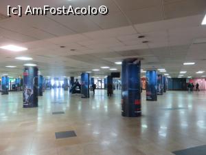 [P09] Pasajul Universității și stâlpii pe care se sprijină statuia lui Ion C. Brătianu.  » foto by tata123 🔱
 - 
<span class="allrVoted glyphicon glyphicon-heart hidden" id="av1152376"></span>
<a class="m-l-10 hidden" id="sv1152376" onclick="voting_Foto_DelVot(,1152376,3511)" role="button">șterge vot <span class="glyphicon glyphicon-remove"></span></a>
<a id="v91152376" class=" c-red"  onclick="voting_Foto_SetVot(1152376)" role="button"><span class="glyphicon glyphicon-heart-empty"></span> <b>LIKE</b> = Votează poza</a> <img class="hidden"  id="f1152376W9" src="/imagini/loader.gif" border="0" /><span class="AjErrMes hidden" id="e1152376ErM"></span>