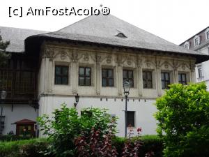 [P05] Casă domneacă (Tribunalul Criminalicesc) dat&acirc;nd de la jumătatea secolului al XVIII-lea &icirc;nglobată pe latura nordică &icirc;n Hanul lui Manuc. » foto by tata123 🔱
 - 
<span class="allrVoted glyphicon glyphicon-heart hidden" id="av1164905"></span>
<a class="m-l-10 hidden" id="sv1164905" onclick="voting_Foto_DelVot(,1164905,3511)" role="button">șterge vot <span class="glyphicon glyphicon-remove"></span></a>
<a id="v91164905" class=" c-red"  onclick="voting_Foto_SetVot(1164905)" role="button"><span class="glyphicon glyphicon-heart-empty"></span> <b>LIKE</b> = Votează poza</a> <img class="hidden"  id="f1164905W9" src="/imagini/loader.gif" border="0" /><span class="AjErrMes hidden" id="e1164905ErM"></span>