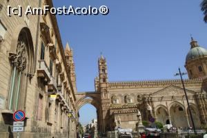 [P02] Altă imagine a catedralei și Palatului Episcopal (stânga).  » foto by Carmen Ion
 - 
<span class="allrVoted glyphicon glyphicon-heart hidden" id="av1081928"></span>
<a class="m-l-10 hidden" id="sv1081928" onclick="voting_Foto_DelVot(,1081928,3527)" role="button">șterge vot <span class="glyphicon glyphicon-remove"></span></a>
<a id="v91081928" class=" c-red"  onclick="voting_Foto_SetVot(1081928)" role="button"><span class="glyphicon glyphicon-heart-empty"></span> <b>LIKE</b> = Votează poza</a> <img class="hidden"  id="f1081928W9" src="/imagini/loader.gif" border="0" /><span class="AjErrMes hidden" id="e1081928ErM"></span>