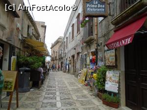 [P23] Străduță din Erice, un orășel turistic.  » foto by Carmen Ion
 - 
<span class="allrVoted glyphicon glyphicon-heart hidden" id="av1081950"></span>
<a class="m-l-10 hidden" id="sv1081950" onclick="voting_Foto_DelVot(,1081950,3527)" role="button">șterge vot <span class="glyphicon glyphicon-remove"></span></a>
<a id="v91081950" class=" c-red"  onclick="voting_Foto_SetVot(1081950)" role="button"><span class="glyphicon glyphicon-heart-empty"></span> <b>LIKE</b> = Votează poza</a> <img class="hidden"  id="f1081950W9" src="/imagini/loader.gif" border="0" /><span class="AjErrMes hidden" id="e1081950ErM"></span>