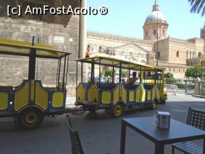 [P40] Trenulețul turistic cotește pe lângă catedrală.  » foto by Carmen Ion
 - 
<span class="allrVoted glyphicon glyphicon-heart hidden" id="av1081972"></span>
<a class="m-l-10 hidden" id="sv1081972" onclick="voting_Foto_DelVot(,1081972,3527)" role="button">șterge vot <span class="glyphicon glyphicon-remove"></span></a>
<a id="v91081972" class=" c-red"  onclick="voting_Foto_SetVot(1081972)" role="button"><span class="glyphicon glyphicon-heart-empty"></span> <b>LIKE</b> = Votează poza</a> <img class="hidden"  id="f1081972W9" src="/imagini/loader.gif" border="0" /><span class="AjErrMes hidden" id="e1081972ErM"></span>